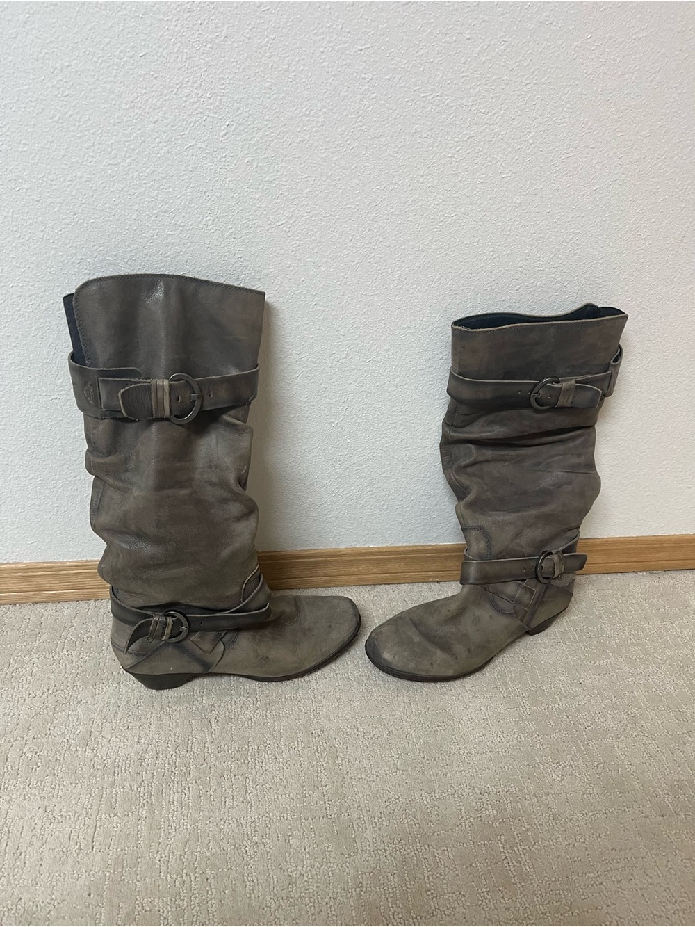 Pikolinos knee high Slouchy Buckle Boots in gray. Women’s size 39